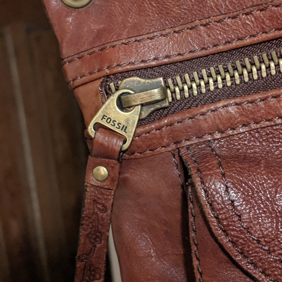 Fossil Brown Leather Purse - Picture 2 of 5